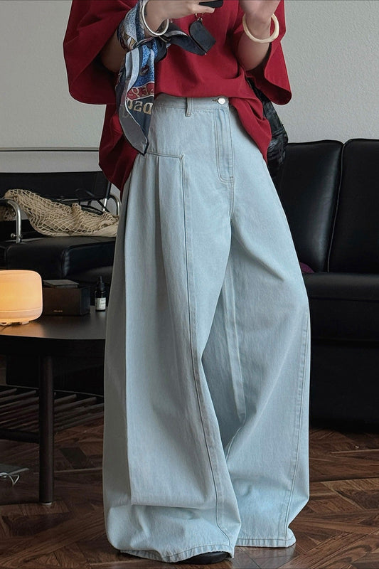 Dekonstruierte Schlagjeans