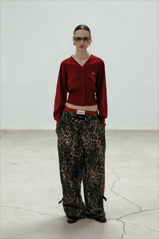 Chemisier cardigan en tricot rouge à col en V