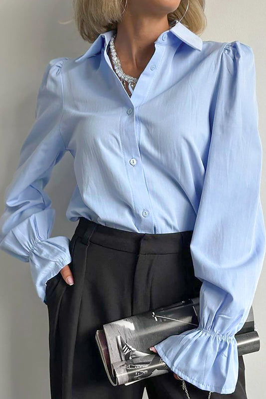 Elegante, schlichte Bluse mit Glockenärmeln