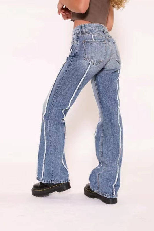 Stretch-Jeans mit offenem Saum und hoher Taille