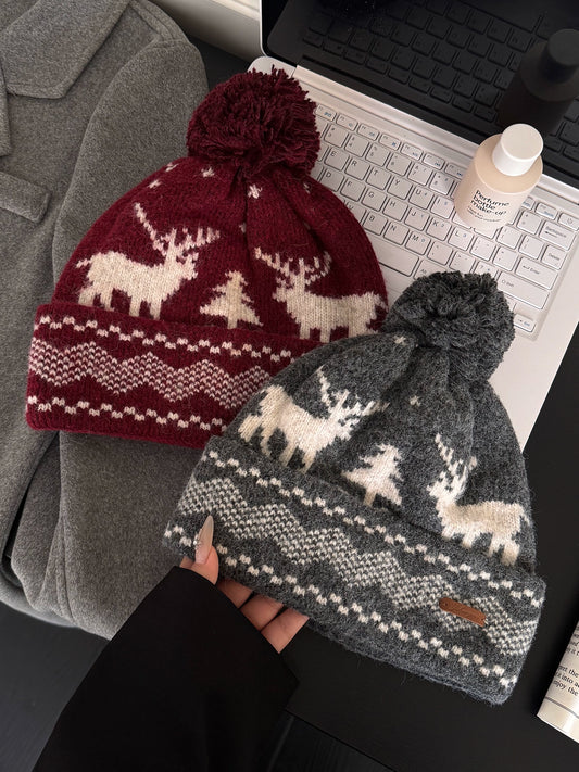 Vintage Reindeer Jacquard Beanie Hat