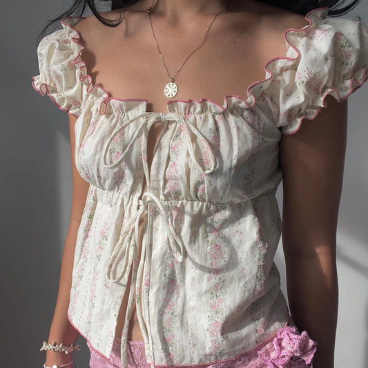 Crop Top mit Rüschen und Bindekappe