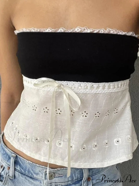 Sexy, schlankes Crop-Top mit zarter Spitze und Hohlspleiß