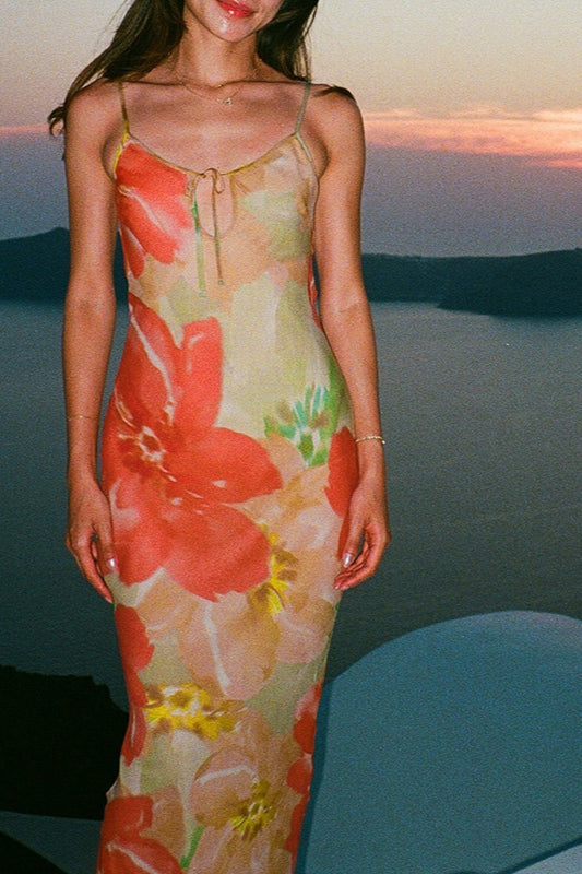 Resort-Camisole-Maxikleid mit Blumenmuster und Cut-Outs zum Binden am Rücken