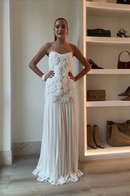 Cami-Maxikleid mit Rosenapplikation und Rüschen