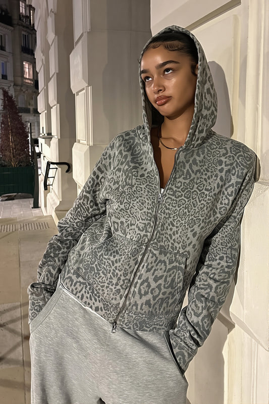 Chic Leopard Print Fitted Zip Hoodie