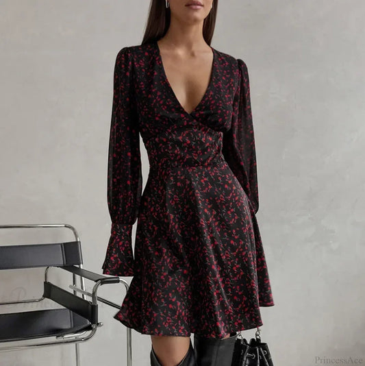 Retro Deep V Long-Sleeved Floral Dress Black / S floraldress-250126