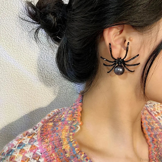 Unpredictable Spike Geometric Dangle Earring black