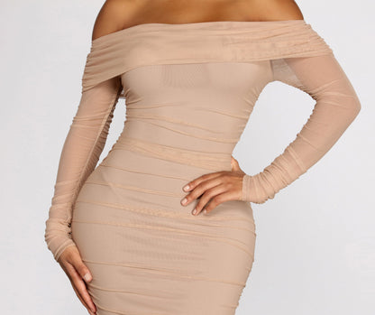 Hourglass Off Shoulder Charming Ruched Midi Dress