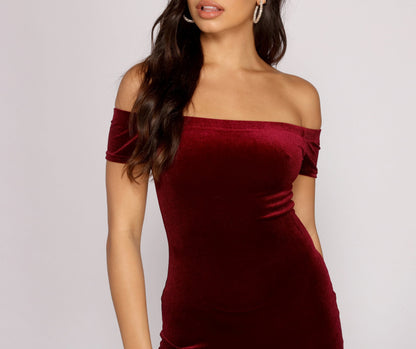 Velvet Luxe Stylish Bodycon Midi Dress