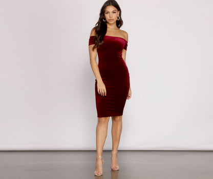 Velvet Luxe Stylish Bodycon Midi Dress