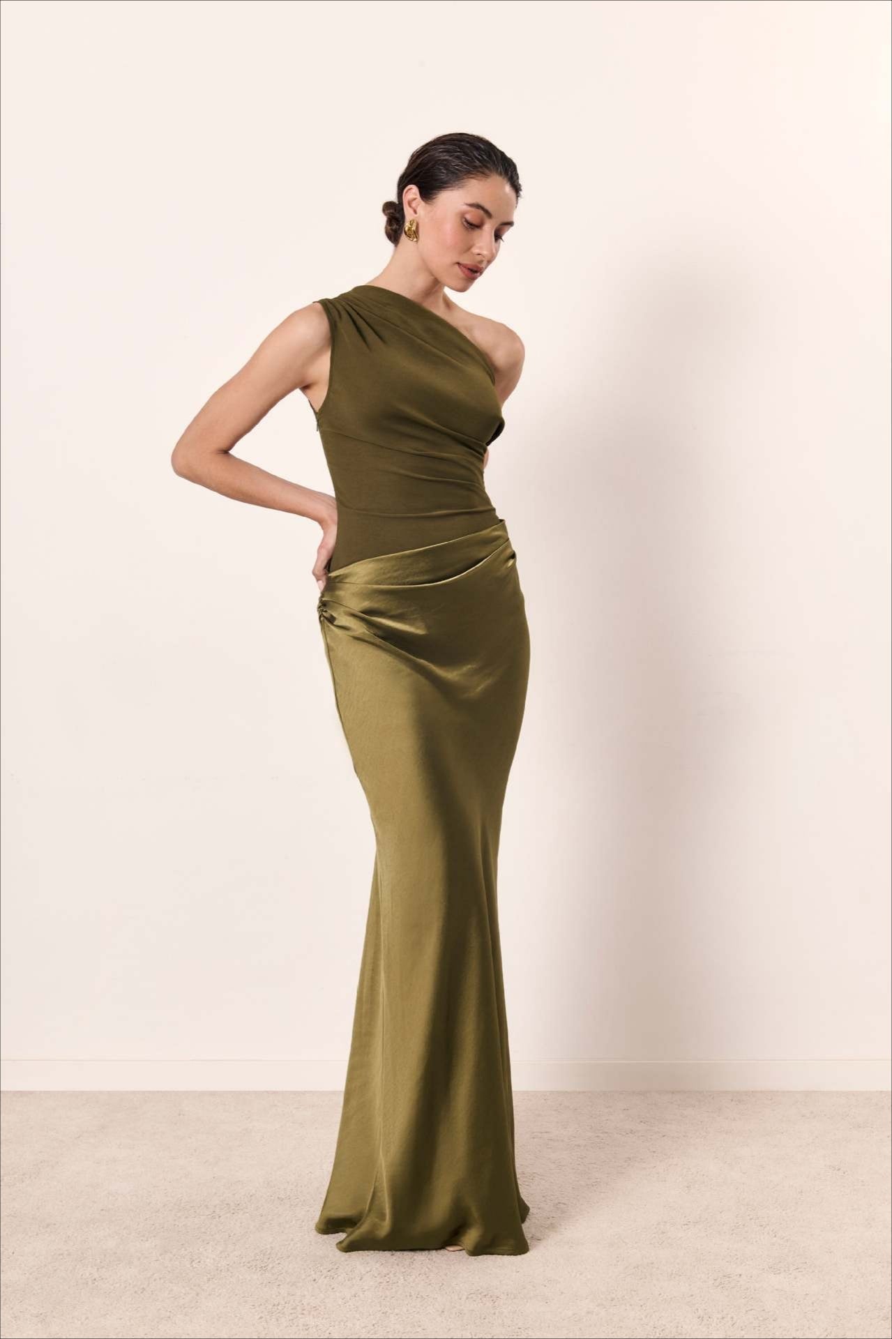 Solid Asymmetric Neckline Sleeveless Formal Dress