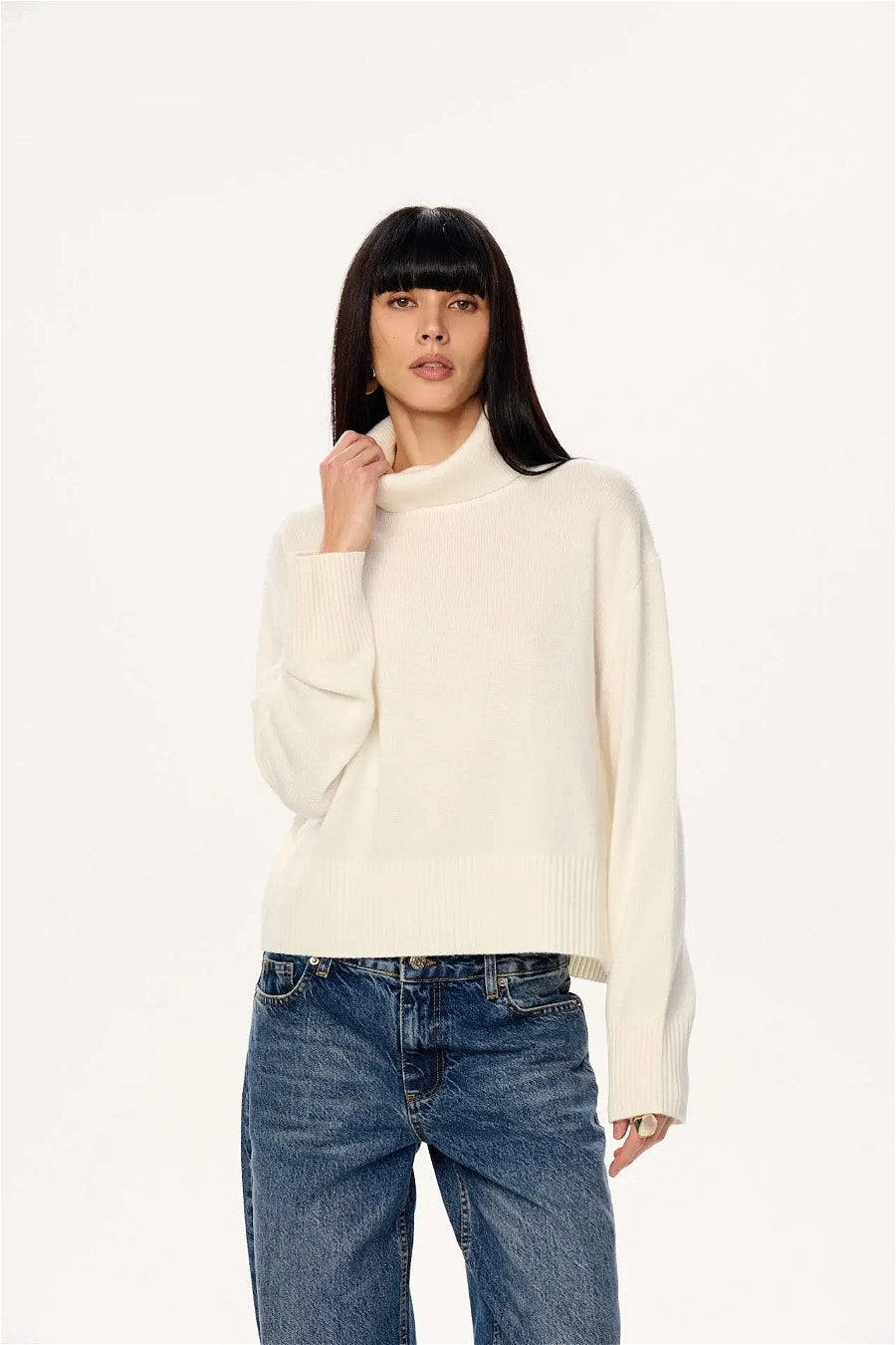 Soft Lazy-Style Turtleneck Short Pullover Sweater