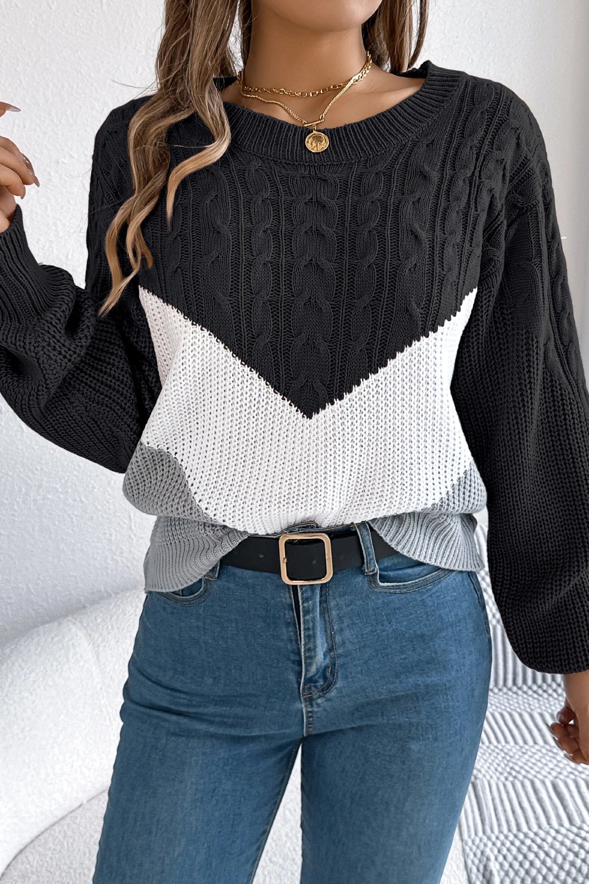 Colorblock Round Neck Pullover Sweater