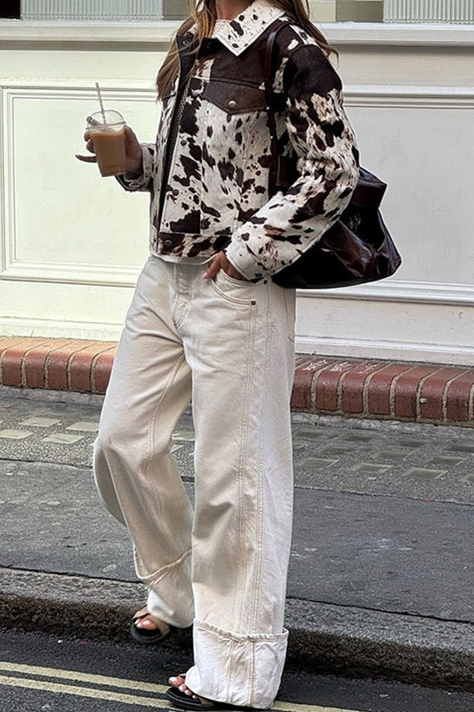 Trendiger Kurzmantel mit asymmetrischem Print