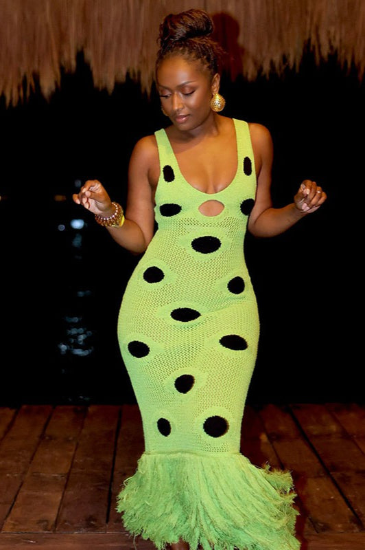 Robe longue moulante en tricot sans manches à franges et pois