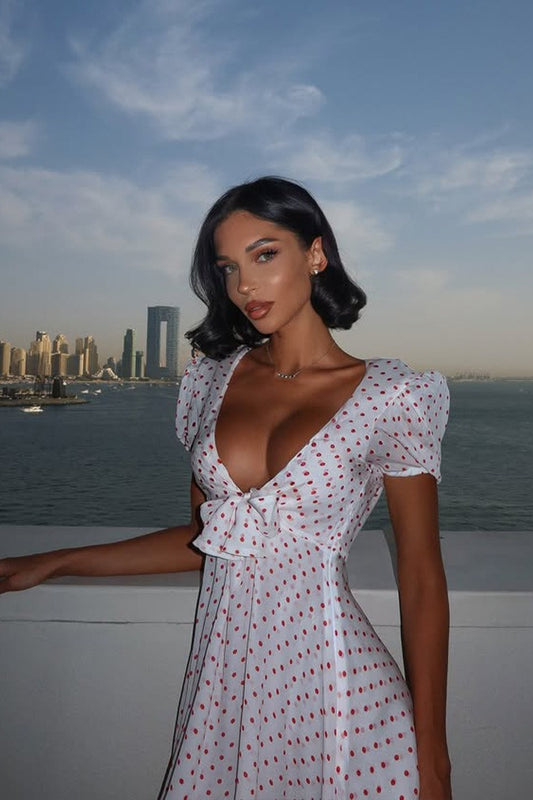 Minikleid mit gepunkteter Schleife