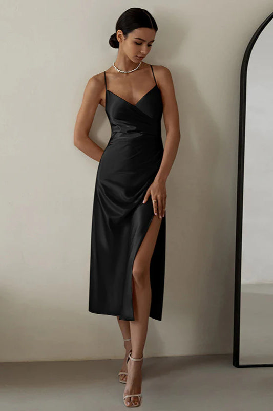 Satin-Maxikleid mit V-Ausschnitt und geraffter Taille
