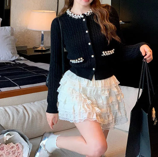 Pearls Button O-Neck Cardigan Black / One Size