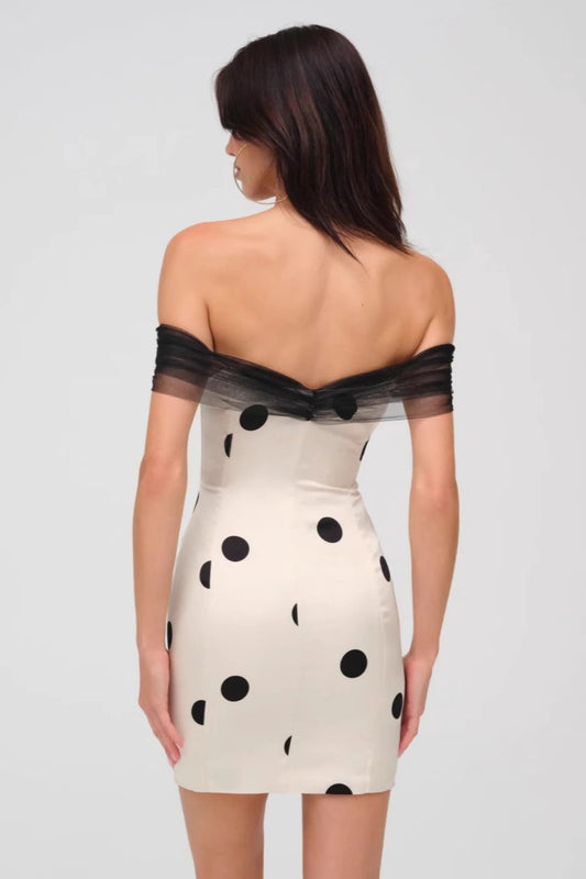 Mini-robe bustier sexy en maille à épaules dénudées