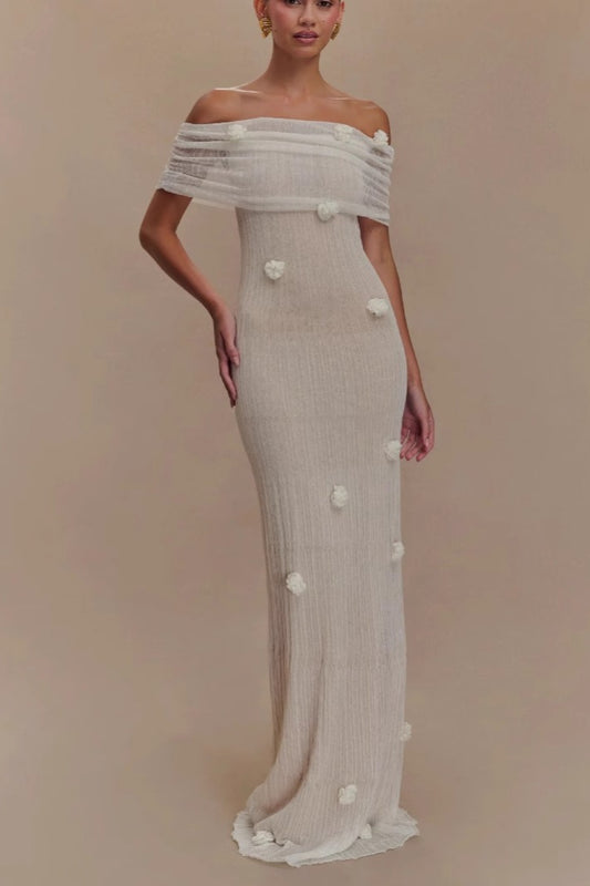 Robe longue fleurie à épaules dénudées