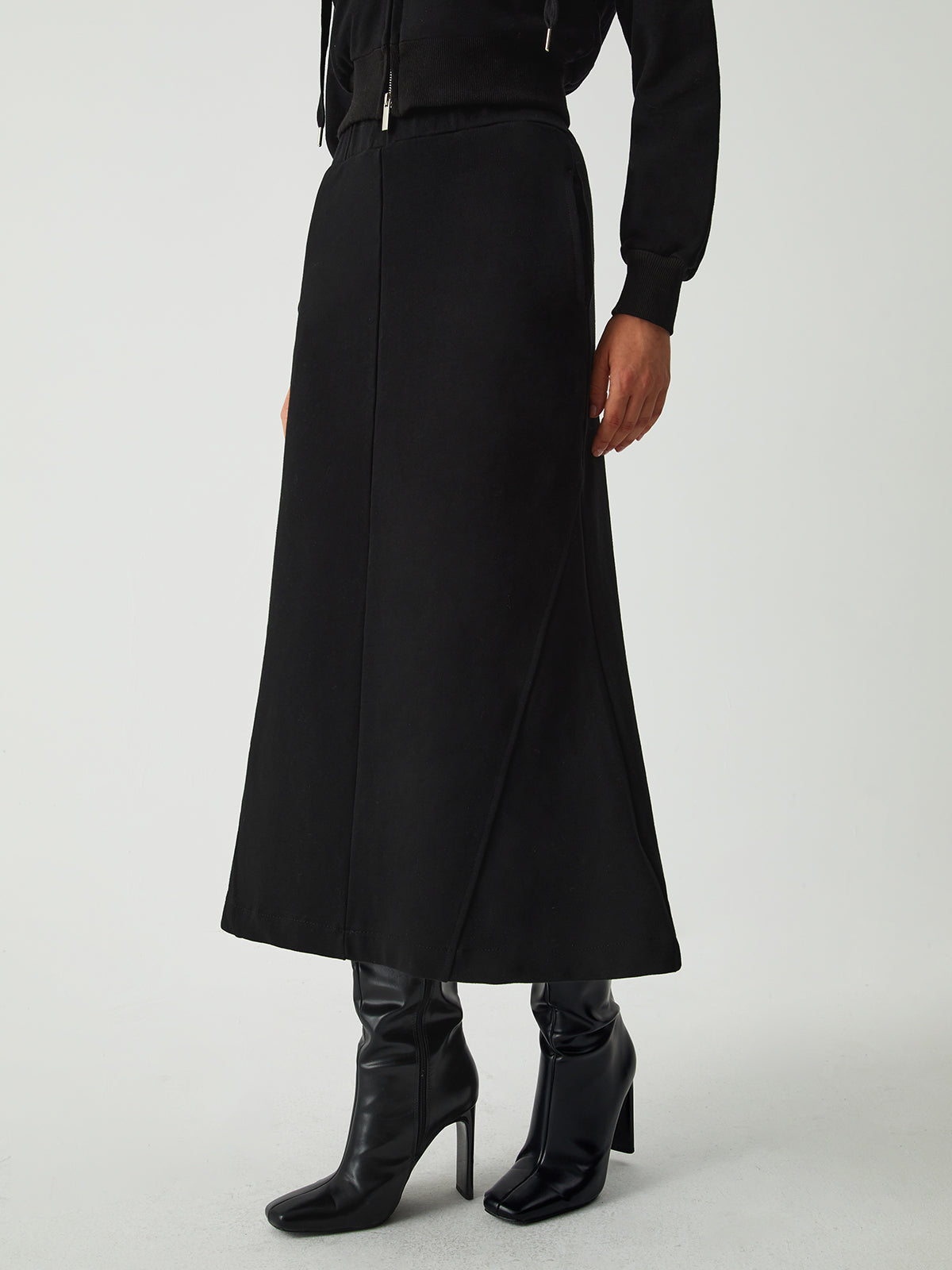 Essential Pockets Graceful Flowy Midi Skirt