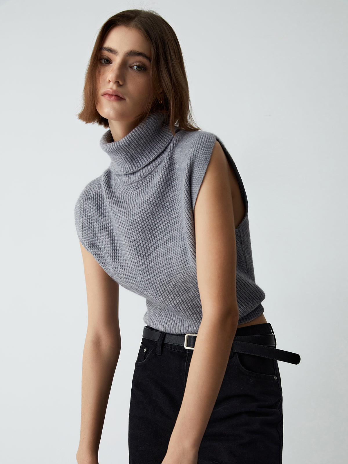 Essential Turtleneck Graceful Sweater Vest