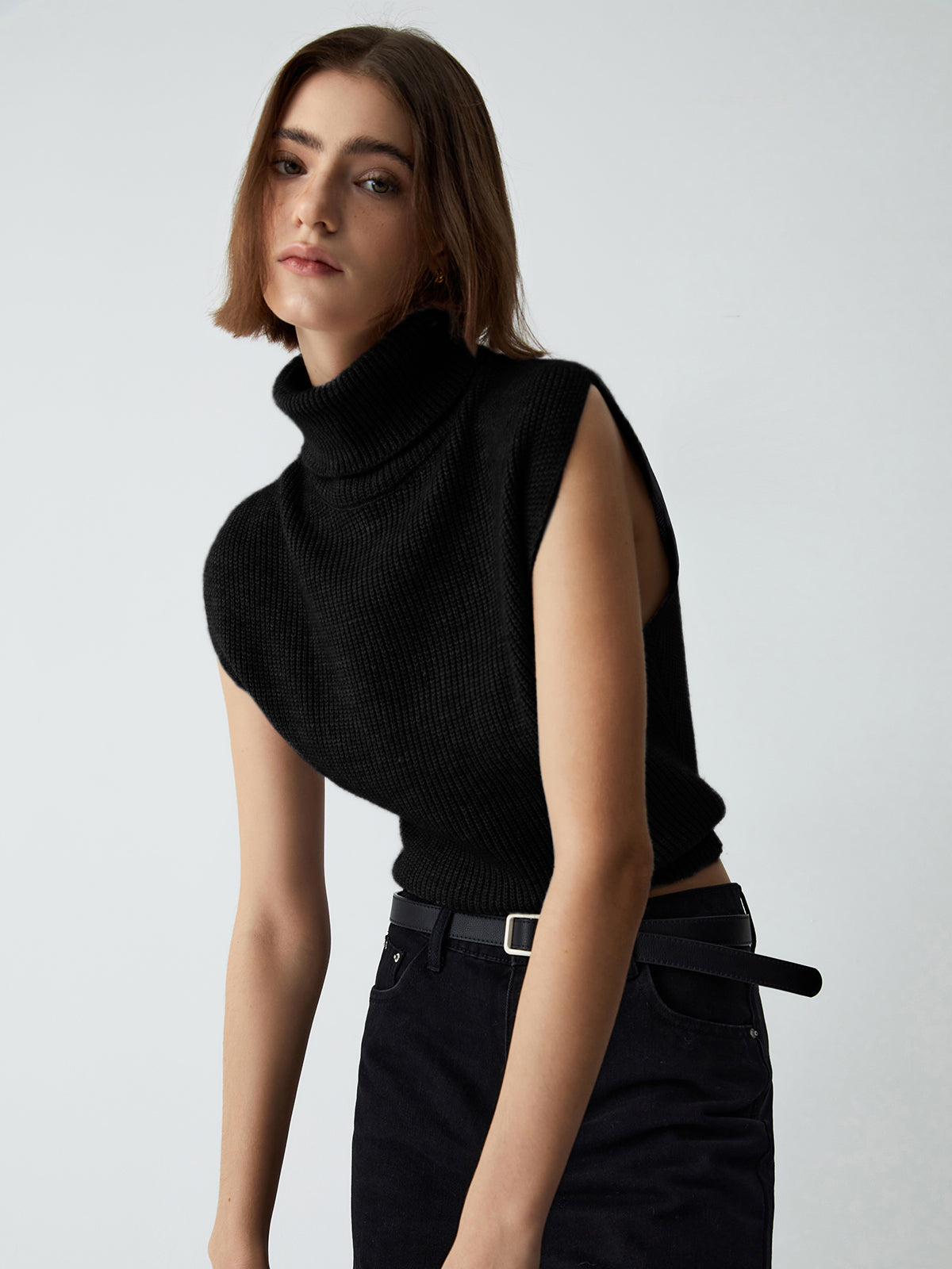 Essential Turtleneck Graceful Sweater Vest