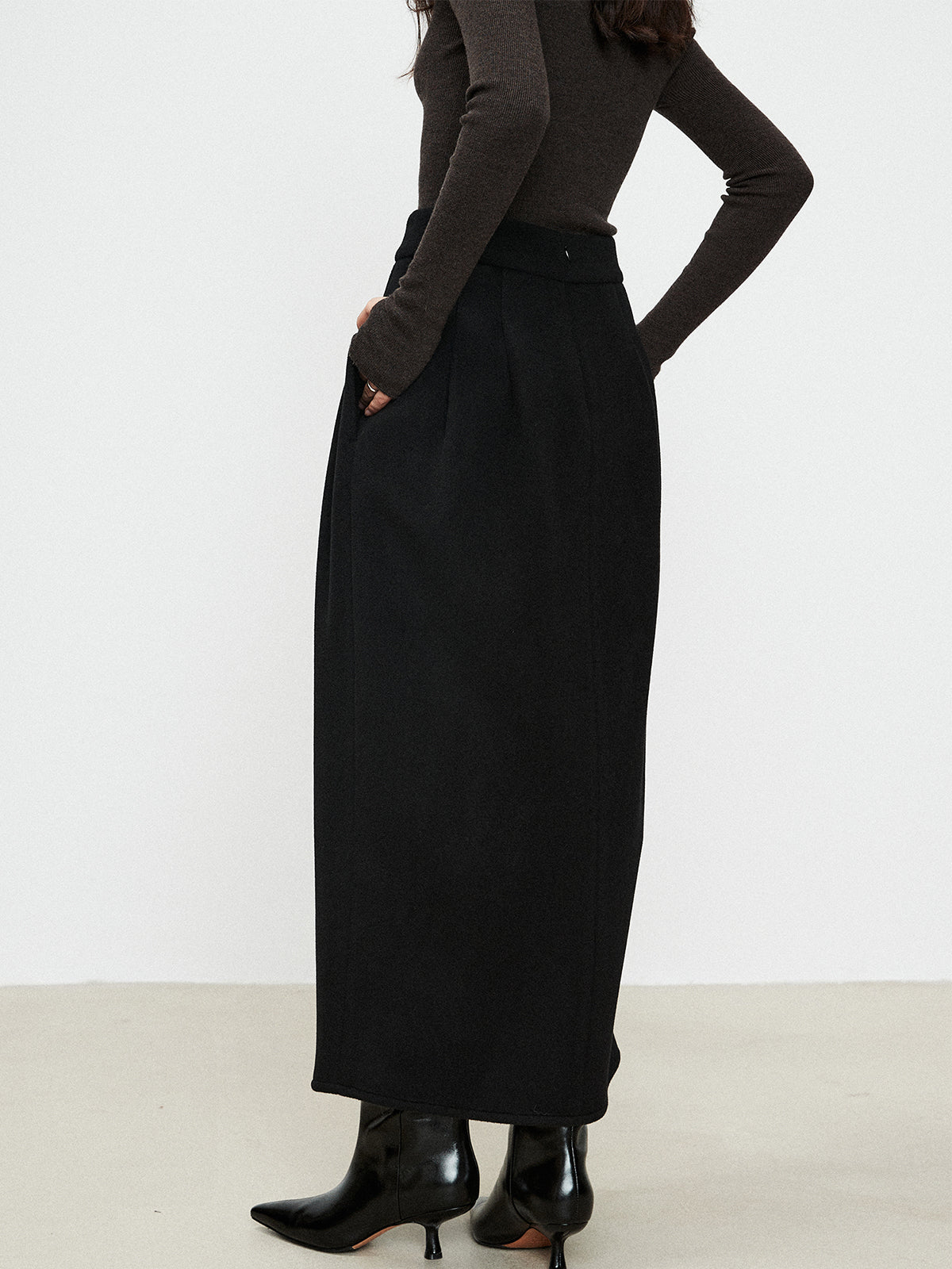 Double Pockets Graceful Slit Maxi Skirt