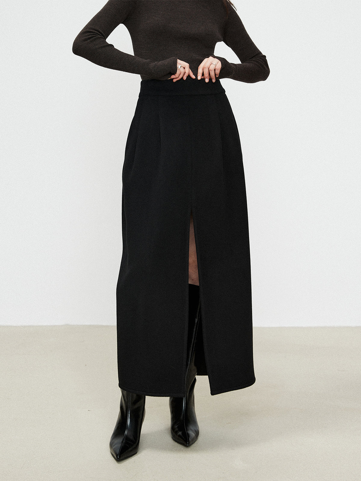 Double Pockets Graceful Slit Maxi Skirt