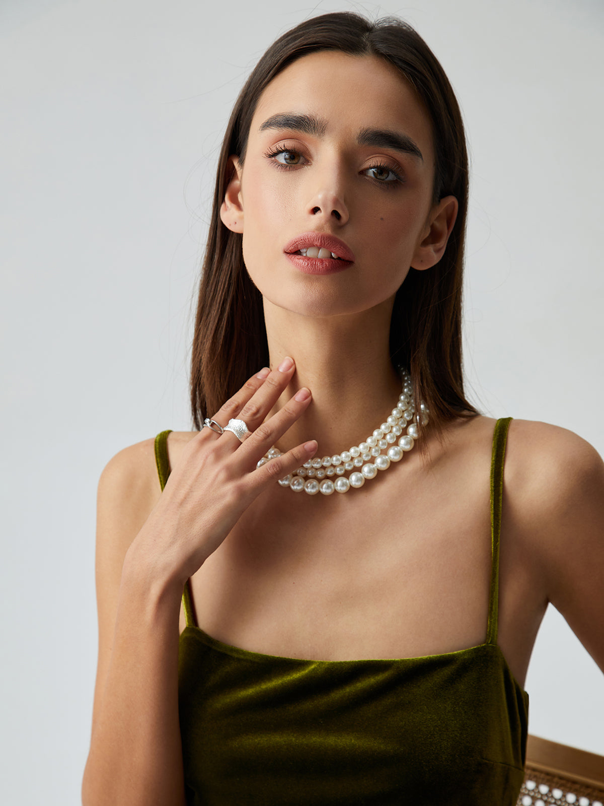 Treble Layers Graceful Pearl Necklace