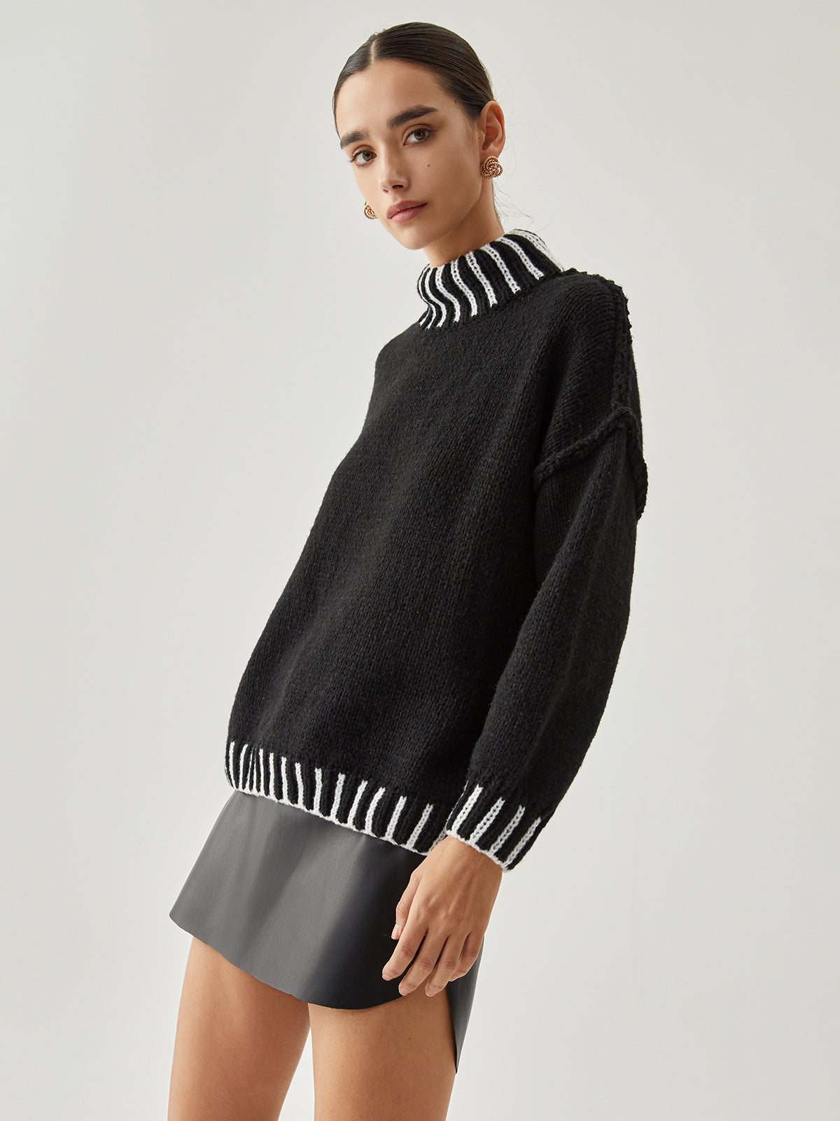 Contrast Stitch Graceful Mock Neck Sweater