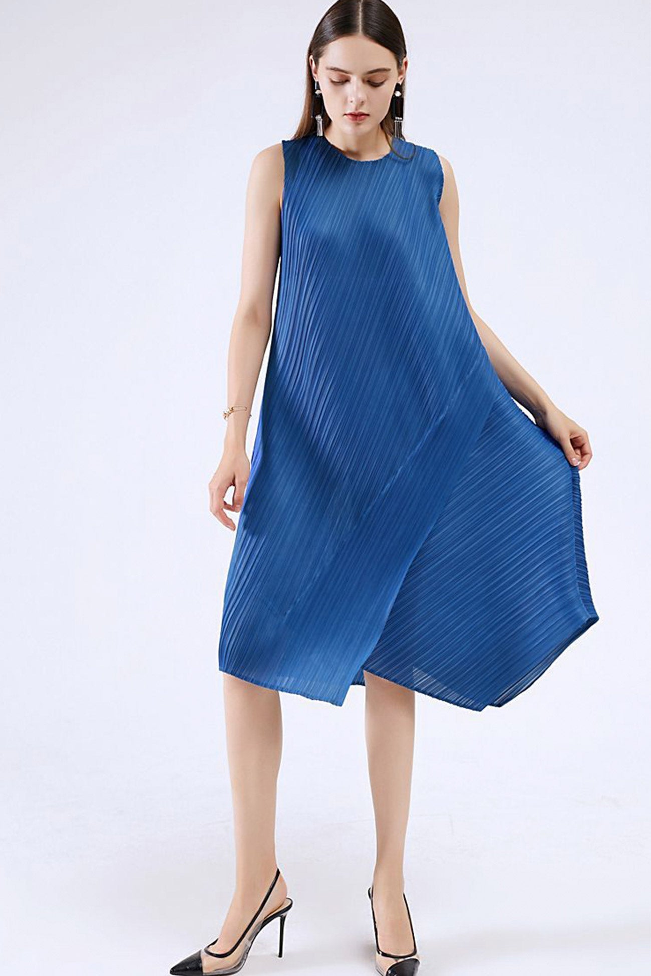 Sleeveless Pleated Midi Dress with Irregular Hem