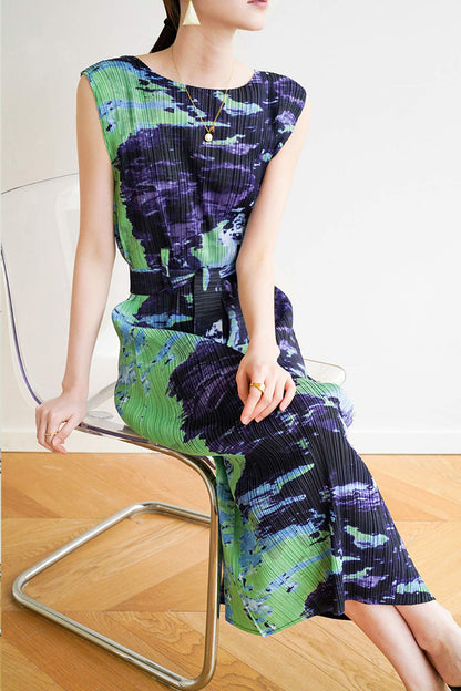 Printed Sleeveless Dress with Side Slit and Full Pleats