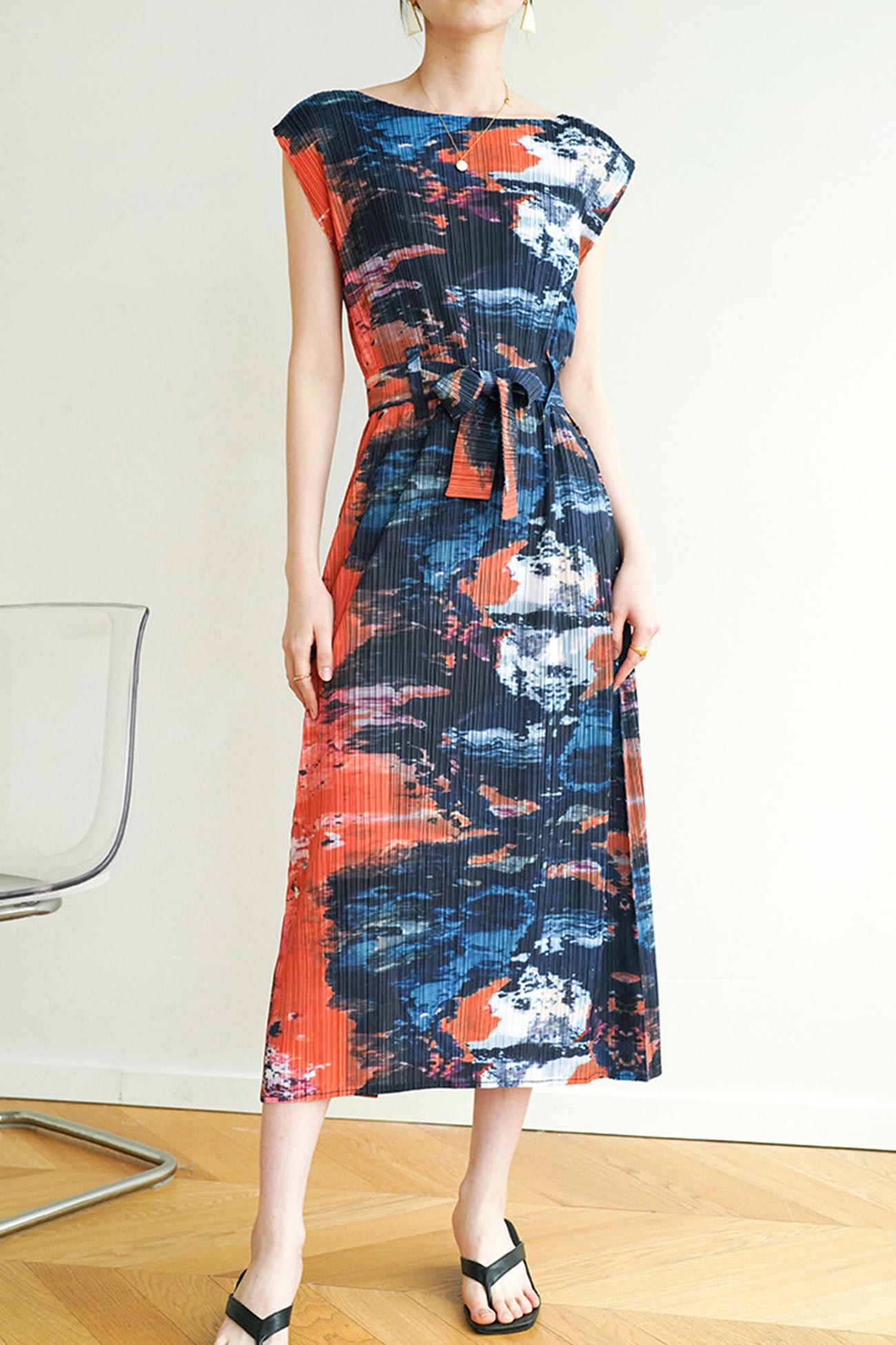 Printed Sleeveless Dress with Side Slit and Full Pleats