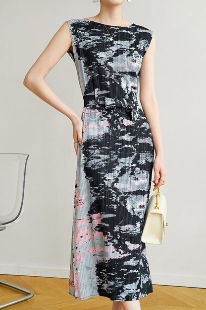 Printed Sleeveless Dress with Side Slit and Full Pleats