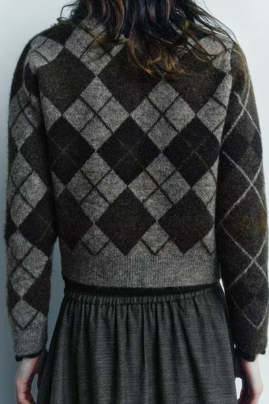 Comfortable Diamond Pattern Round Neck Cardigan