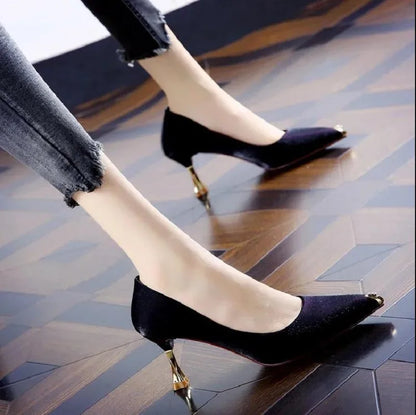 Blue Stiletto Heels for Sexy Party Lady
Classic Black Pumps for Office Lady