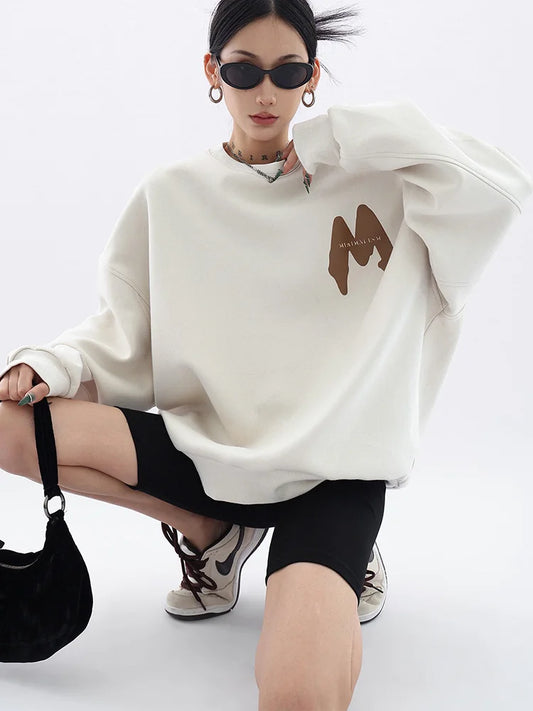 Trendiger, bedruckter, übergroßer, lässiger Herbst-Hoodie