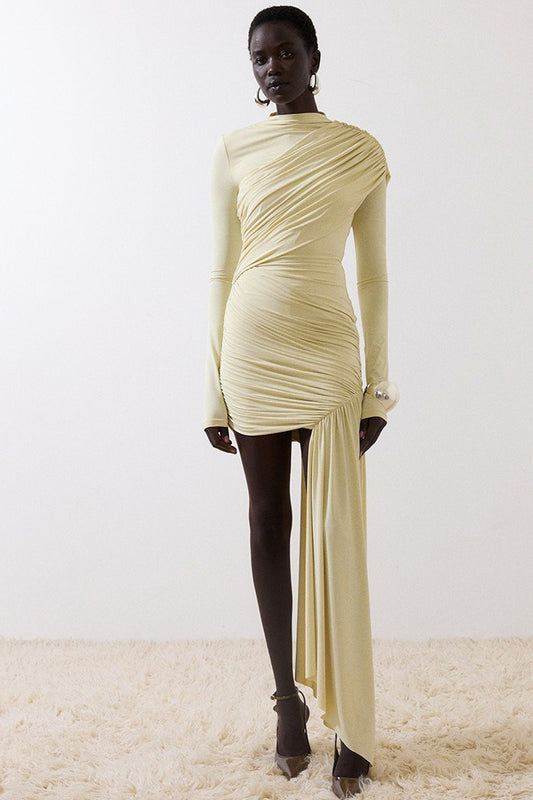 Gerafftes, asymmetrisches, schmal geschnittenes Minikleid mit Schleife