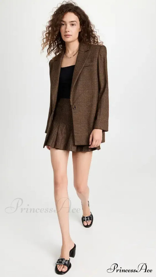 Ensemble blazer et jupe à carreaux gracieux d'Alice + Olivia