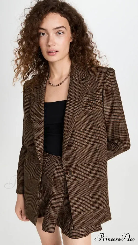 Ensemble blazer et jupe à carreaux gracieux d'Alice + Olivia