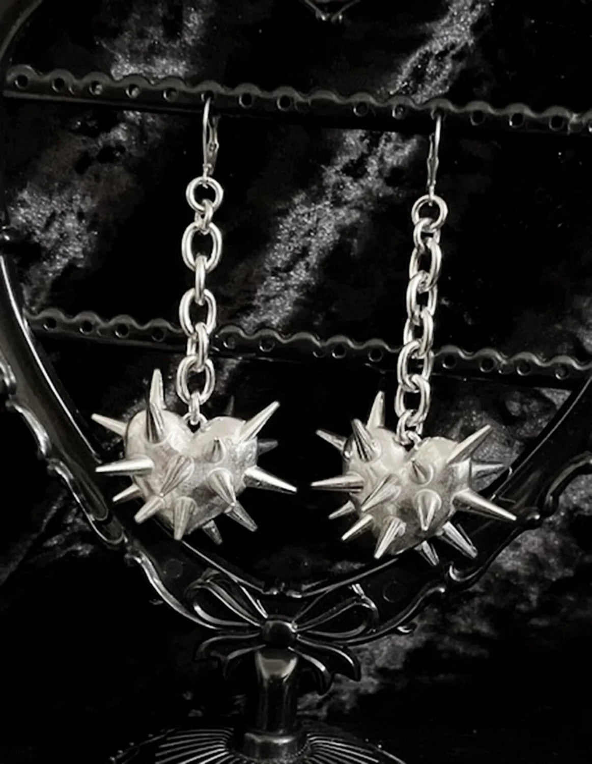 Antique Heart Thorns Spike Chain Dangle Earring color3
