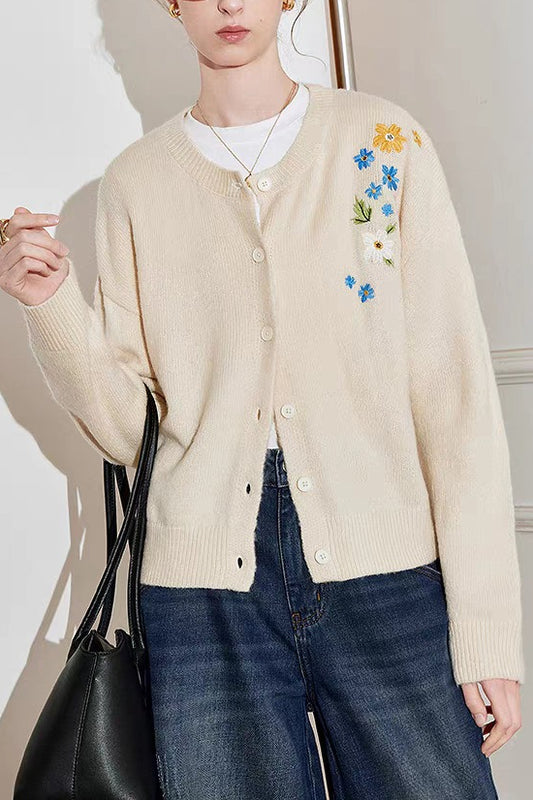 Chemisier en tricot brodé de fleurs vintage