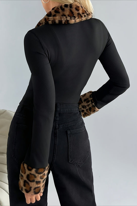 Strickmantel mit Pelzkragen und Leopardenmuster und Doppelreißverschluss