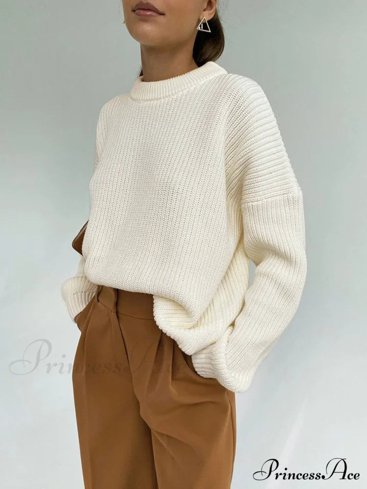 Comfort Charming Club Sweater White / Xs Sweaters-L