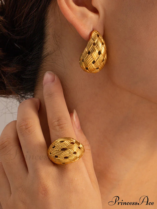 Crisscross Charming Honeycomb Earrings Gold / One Size