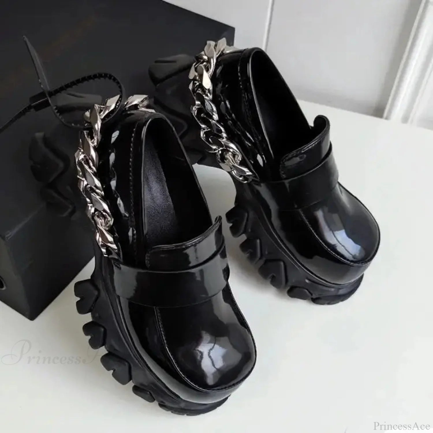 Dark Medieval Bulky Heel Tennis Shoe Black / 35