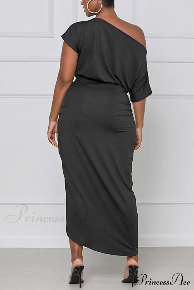 Elegant Pleated One-Shoulder Dress Black / M Midi Dresses