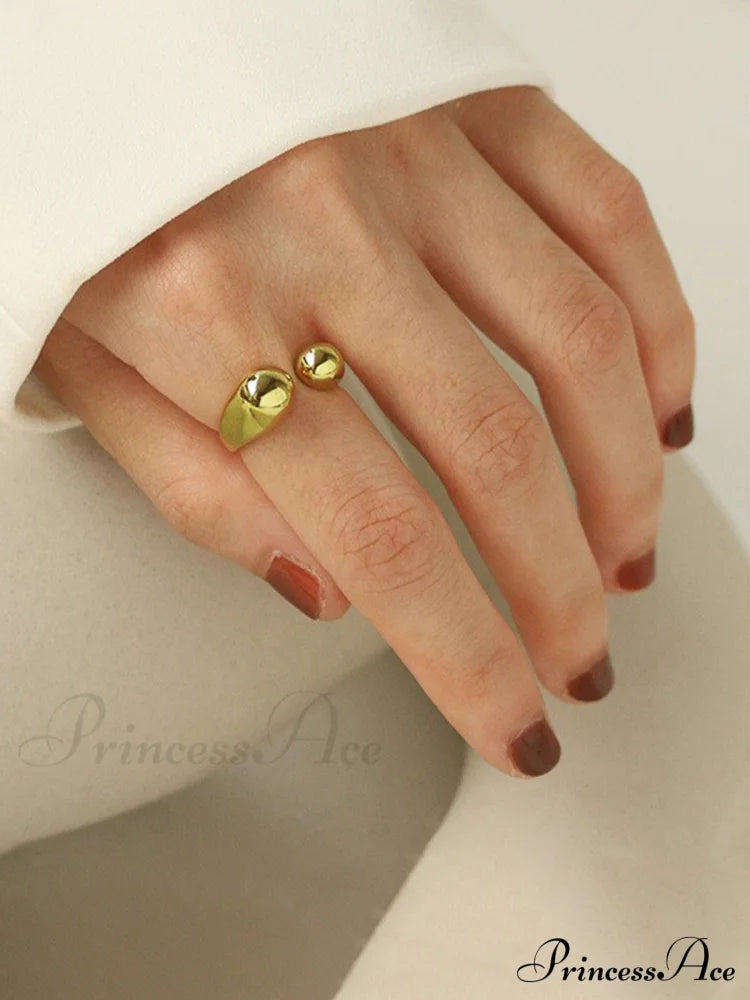 Eli Charming Ring Gold / One Size Rings